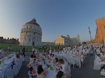 Pisa Cena in bianco Piazza dei Miracoli