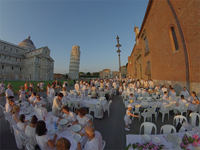 Pisa Cena in bianco Piazza dei Miracoli
