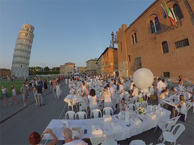 Pisa Cena in bianco Piazza dei Miracoli
