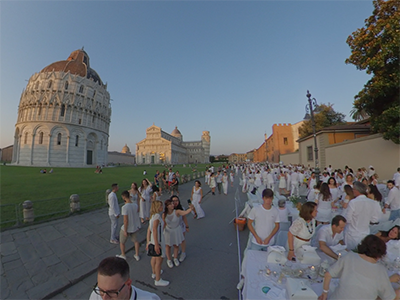 Pisa Cena in bianco Piazza dei Miracoli