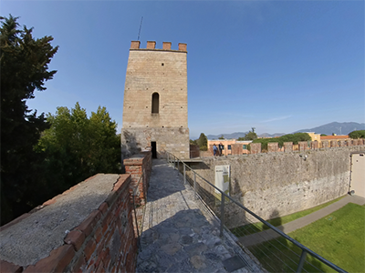 Pisa Torre Santa Maria